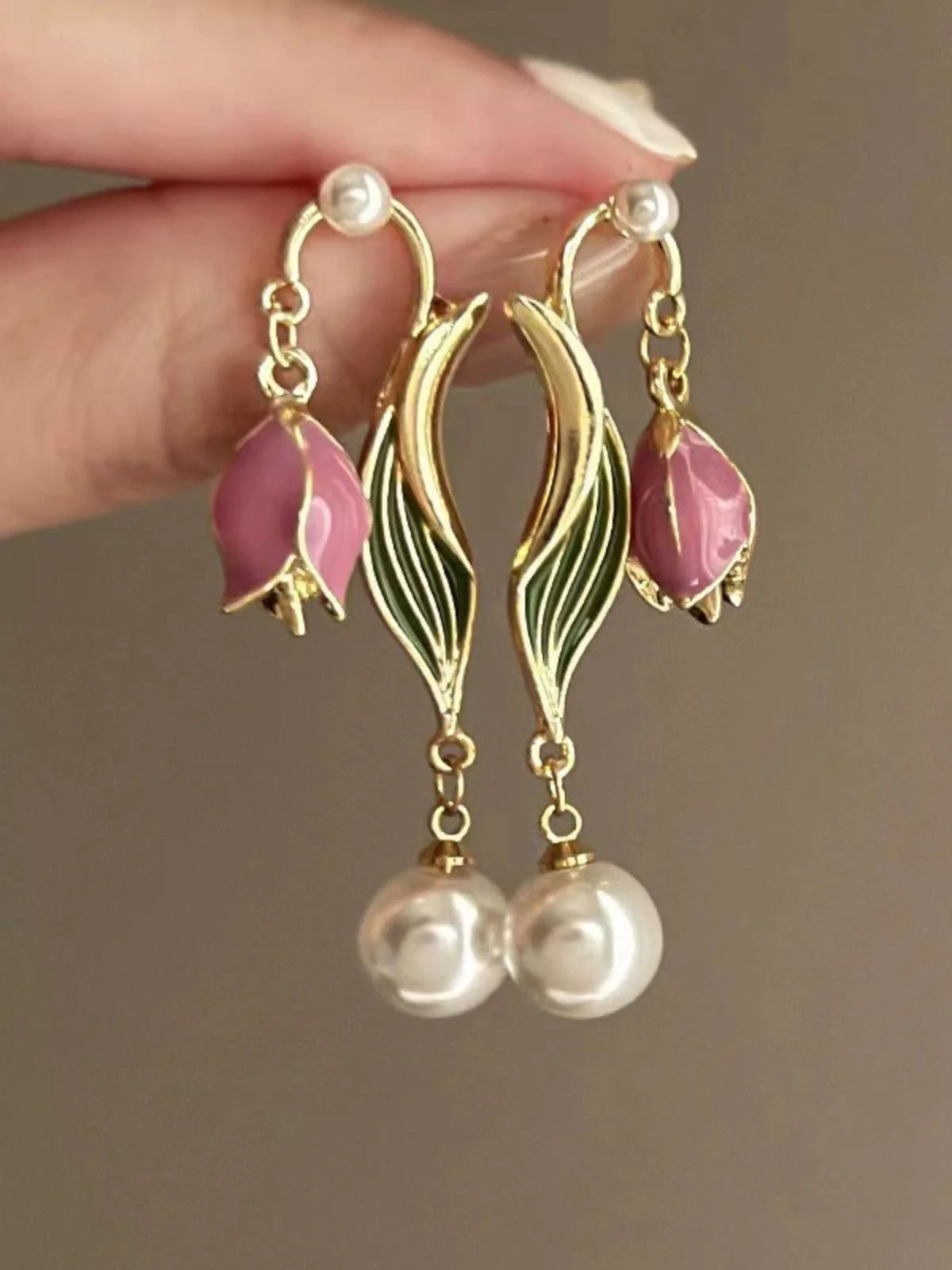 Vintage Gold Edge Tulip Pearl Earrings - Image 2