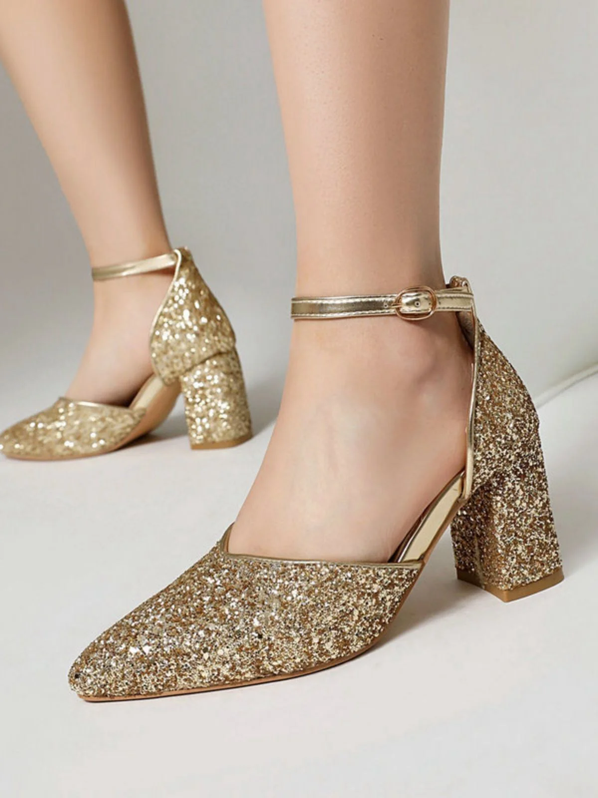 Vintage Pointed Toe Glitter Chunky Heel Pumps - Image 8