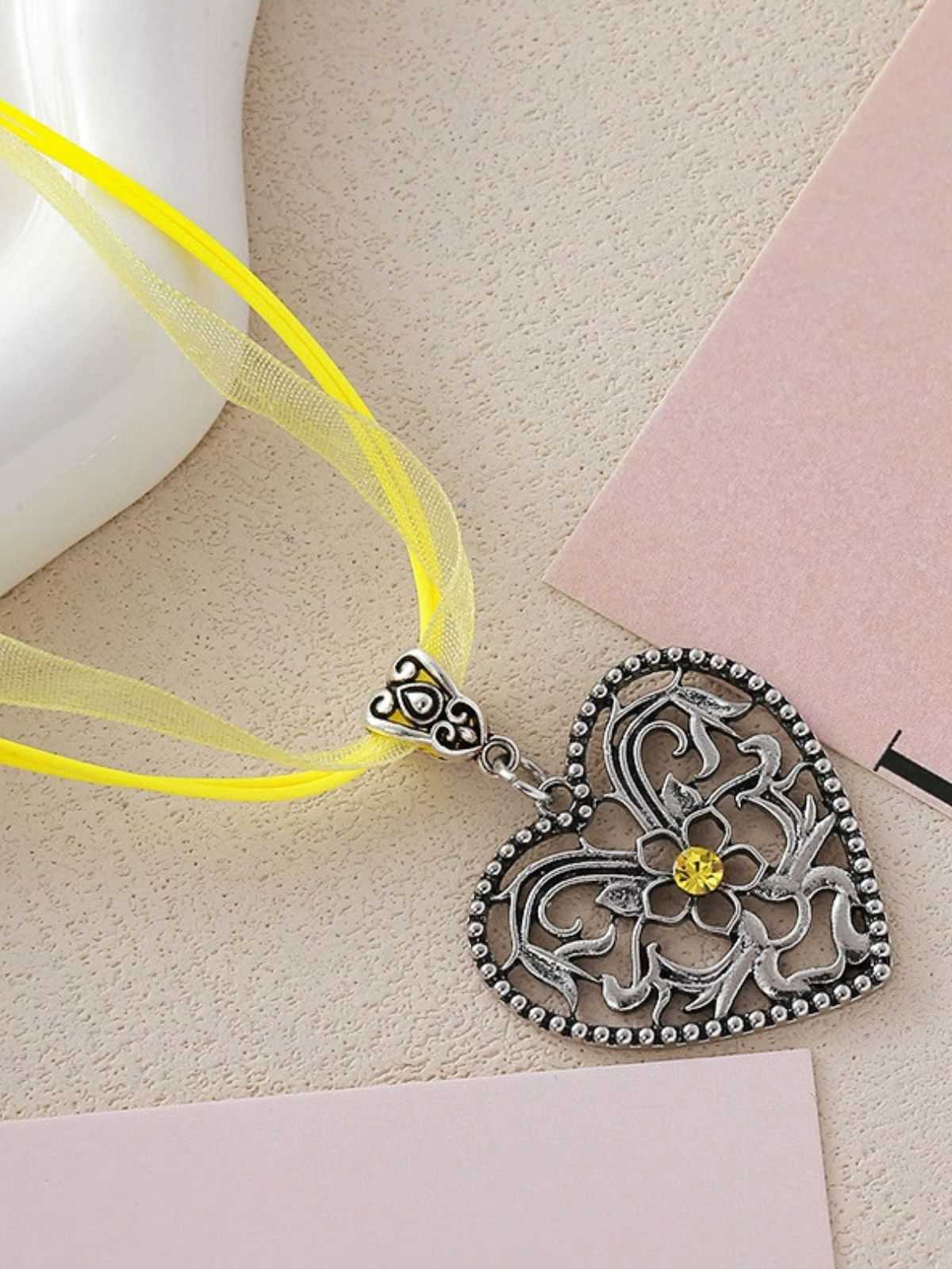 Vintage Ribbon Heart Flower Necklace - Image 6