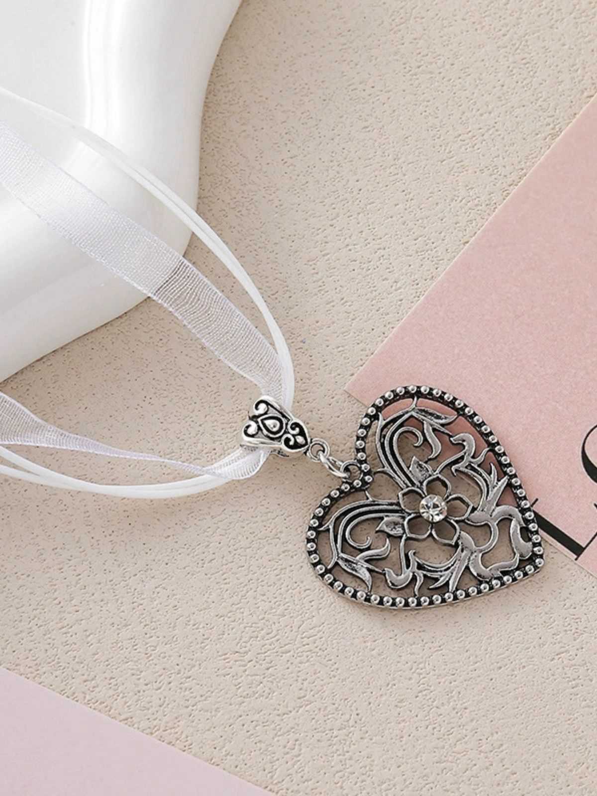 Vintage Ribbon Heart Flower Necklace - Image 9