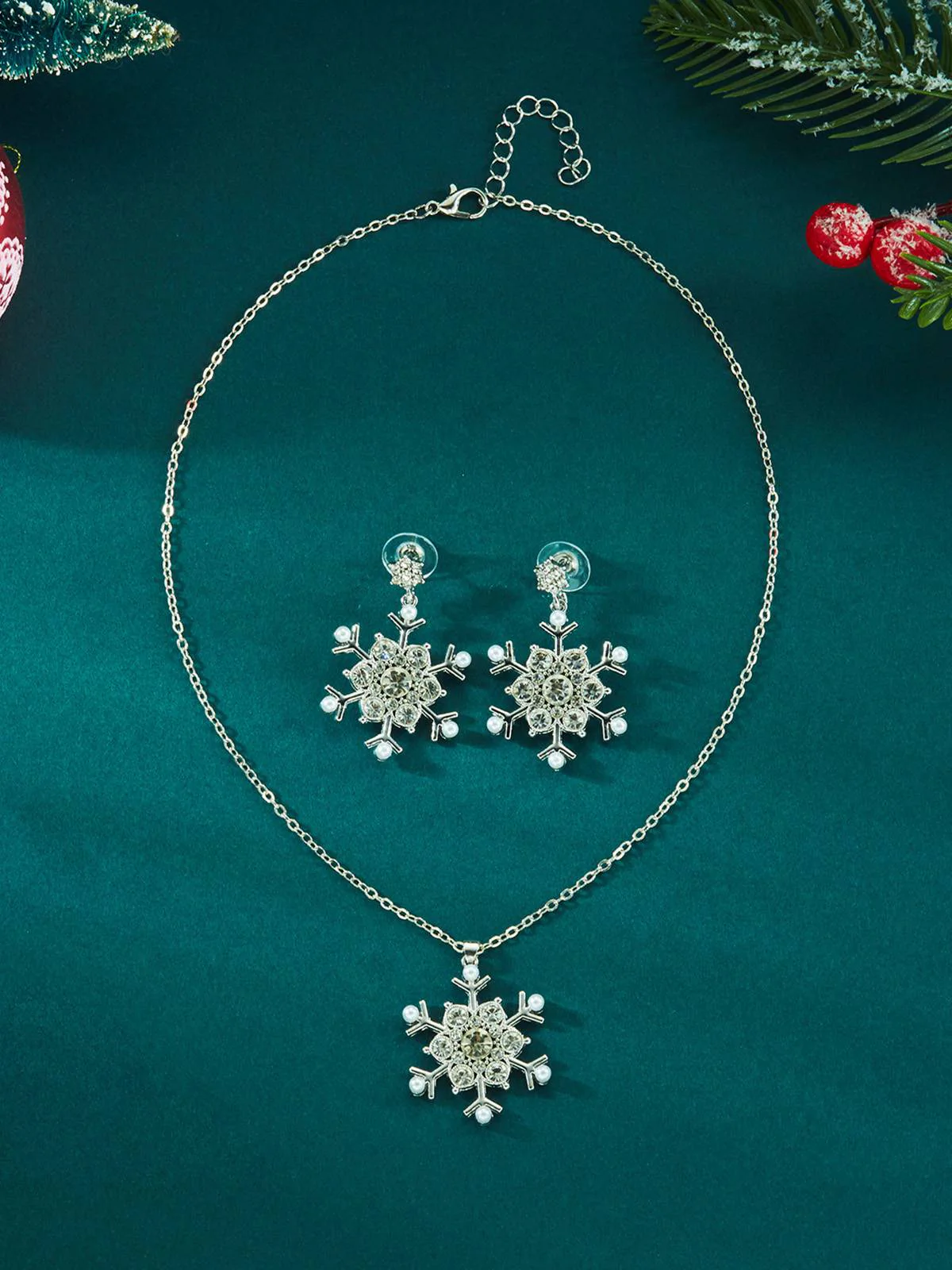 Vintage Snowflake Necklace & Earring Jewelry Set - Image 3