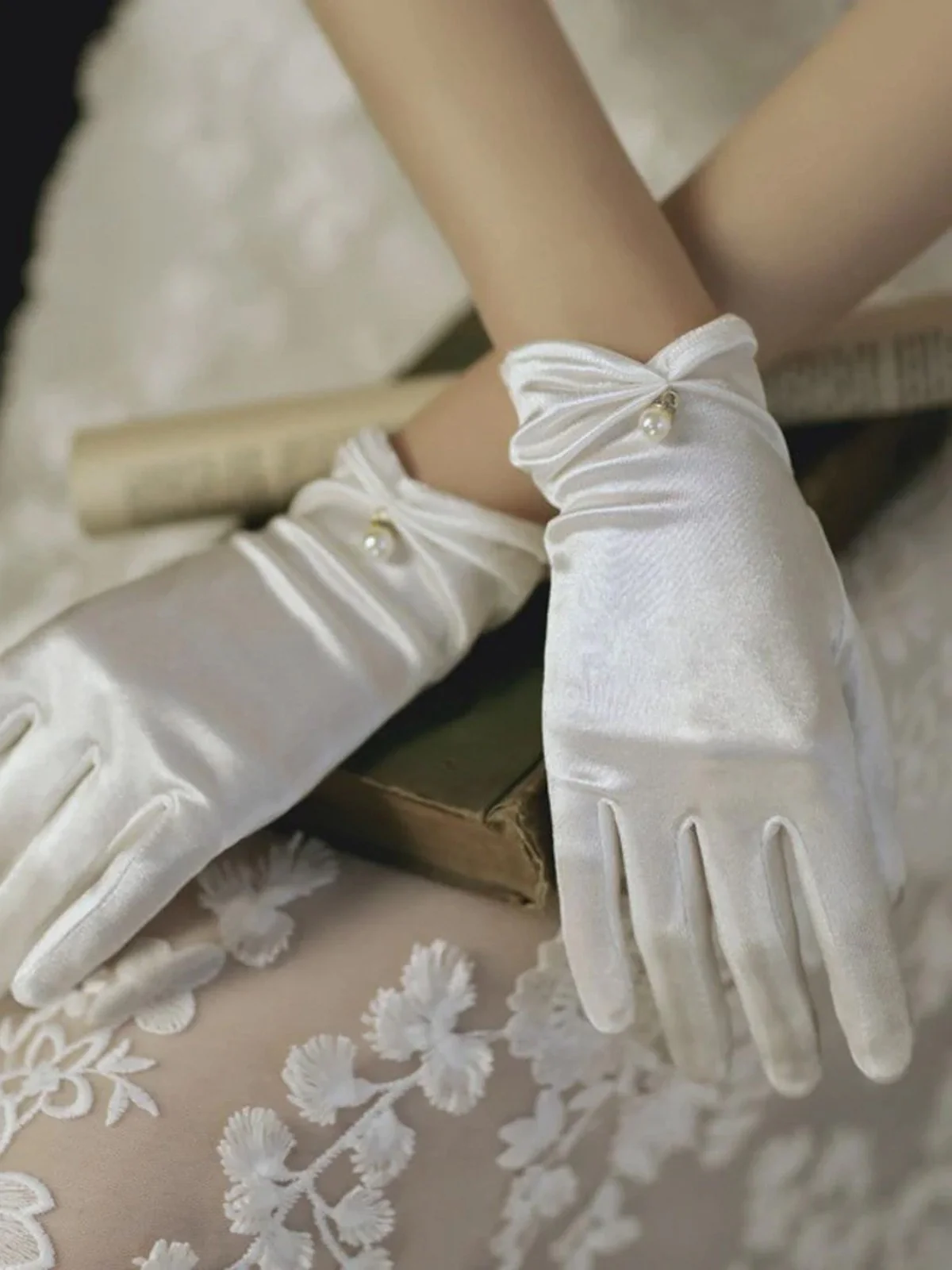 Vintage Solid Pearl Stretch Satin Short Gloves - Image 4