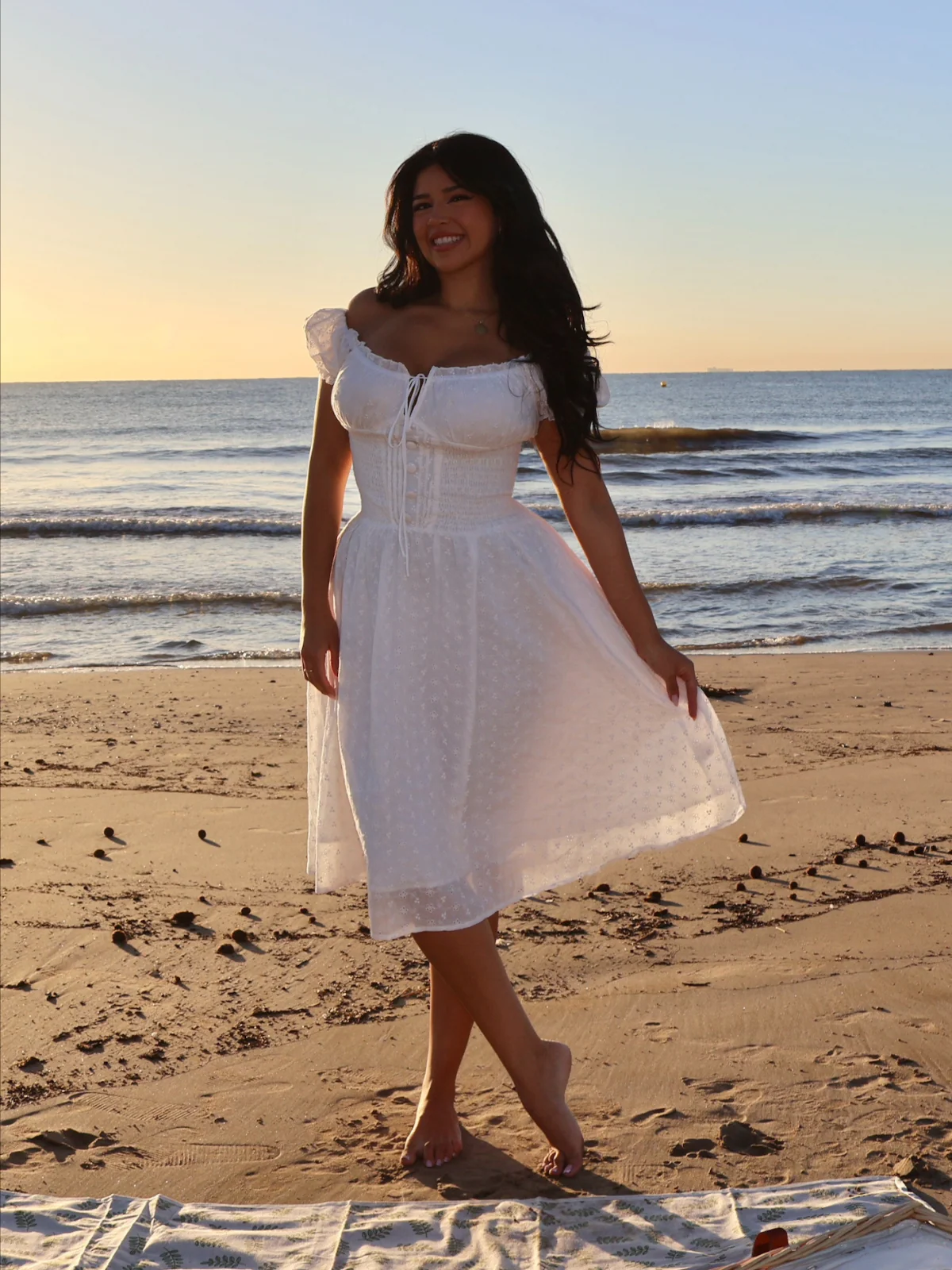White 1940s Solid Cotton Embroidered Lace Dress - Image 3