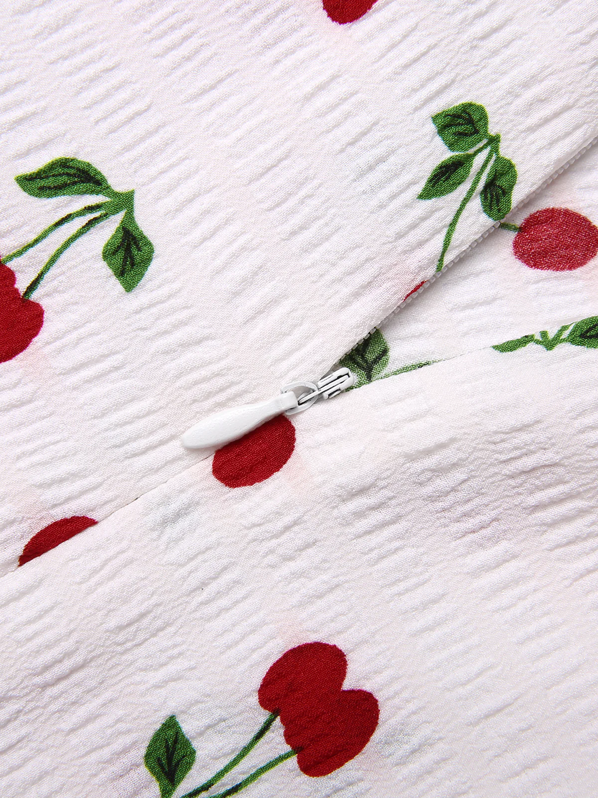 White 1950s Cherry Bow Sweetheart Neck Dress - Image 7