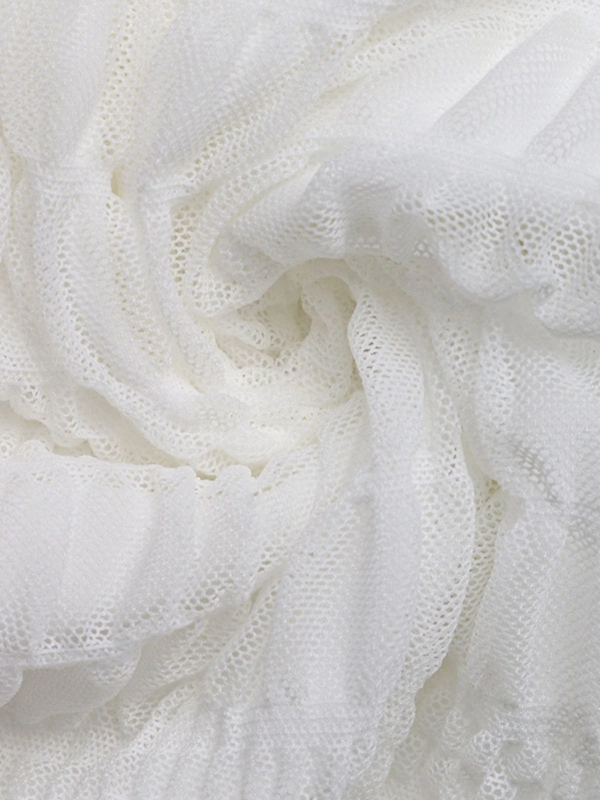White 1950s Plunging Smocked Waist Textured Sleeveless Dress - Image 6