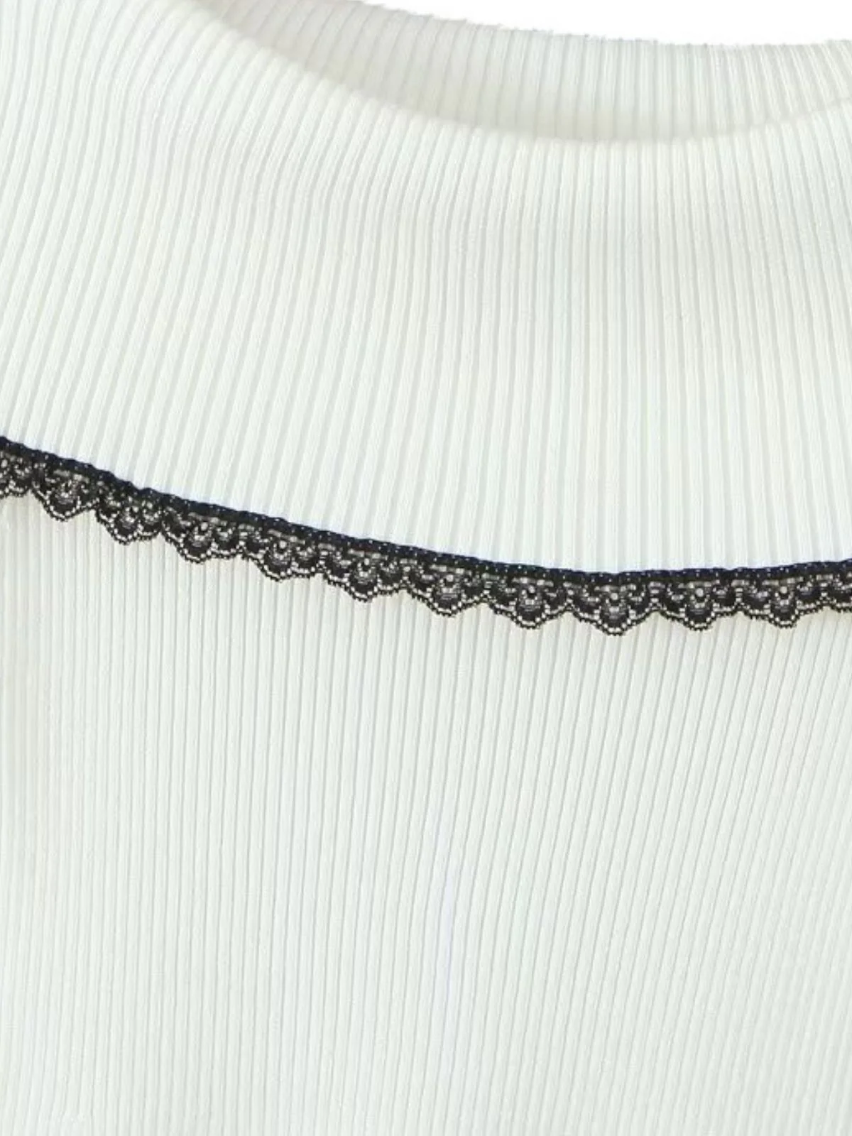 White 1970s Off-Shoulder Lace Knitted Dress - Image 4