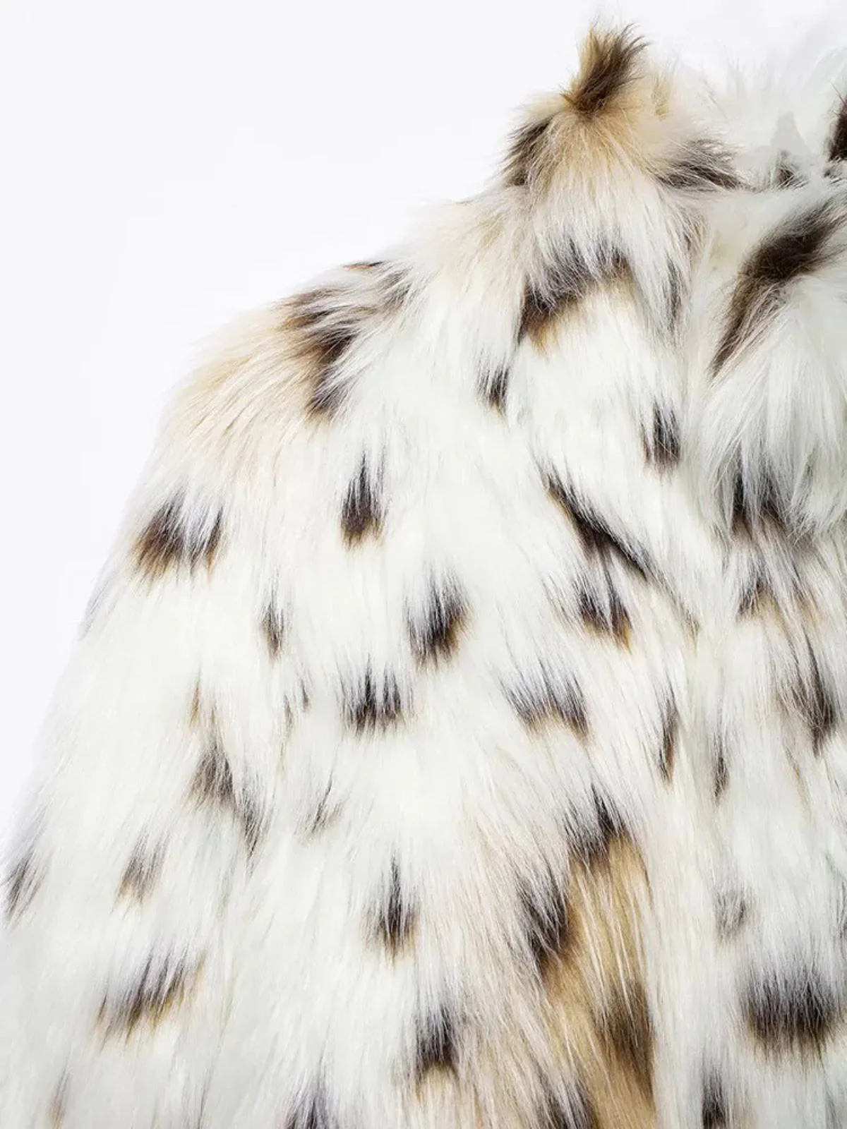 White 1980s Reindeer Print Faux Fur Jacket - Image 5