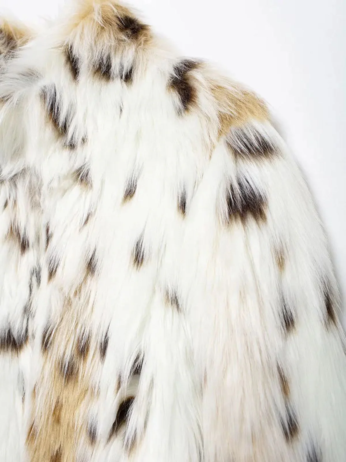 White 1980s Reindeer Print Faux Fur Jacket - Image 8