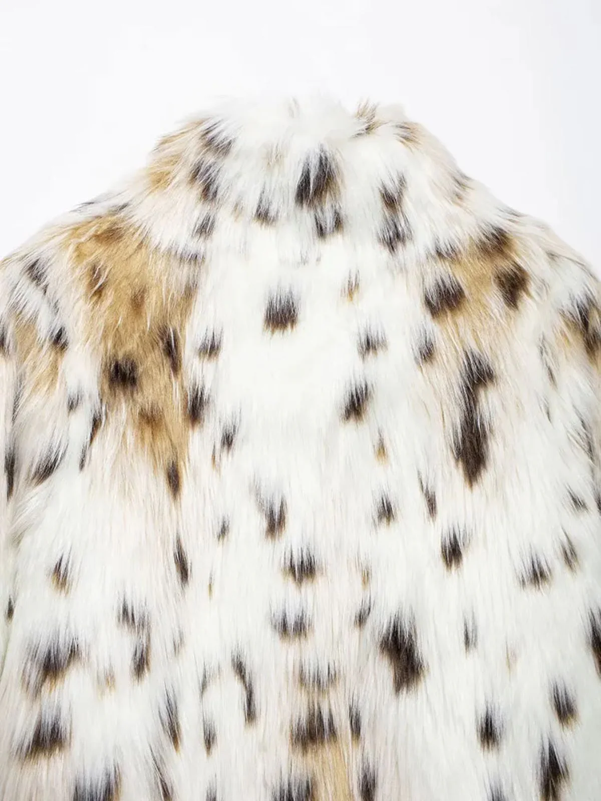 White 1980s Reindeer Print Faux Fur Jacket - Image 9