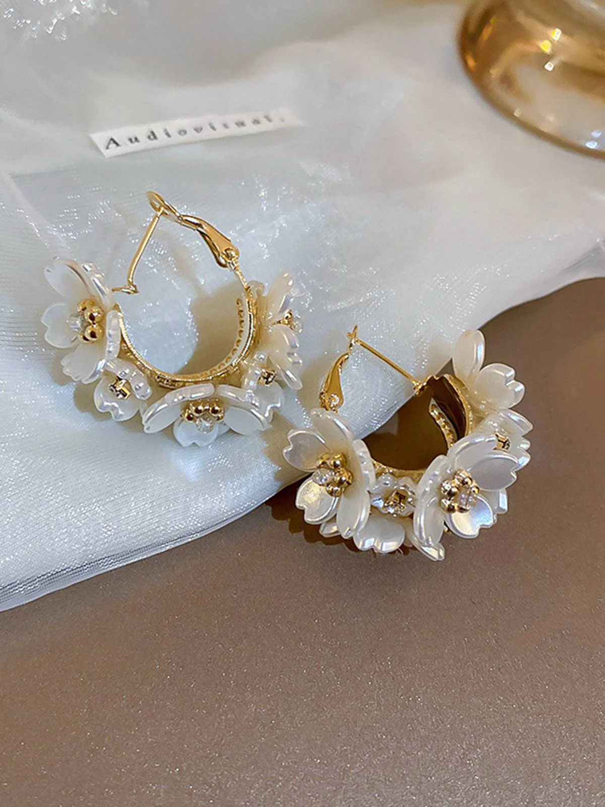 White 3D-Flower Pearl Earrings - Image 3