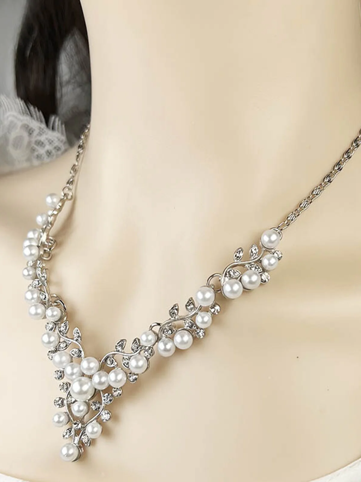 White Pearl Rhinestone Leaves Necklace & Earring Set - Image 4