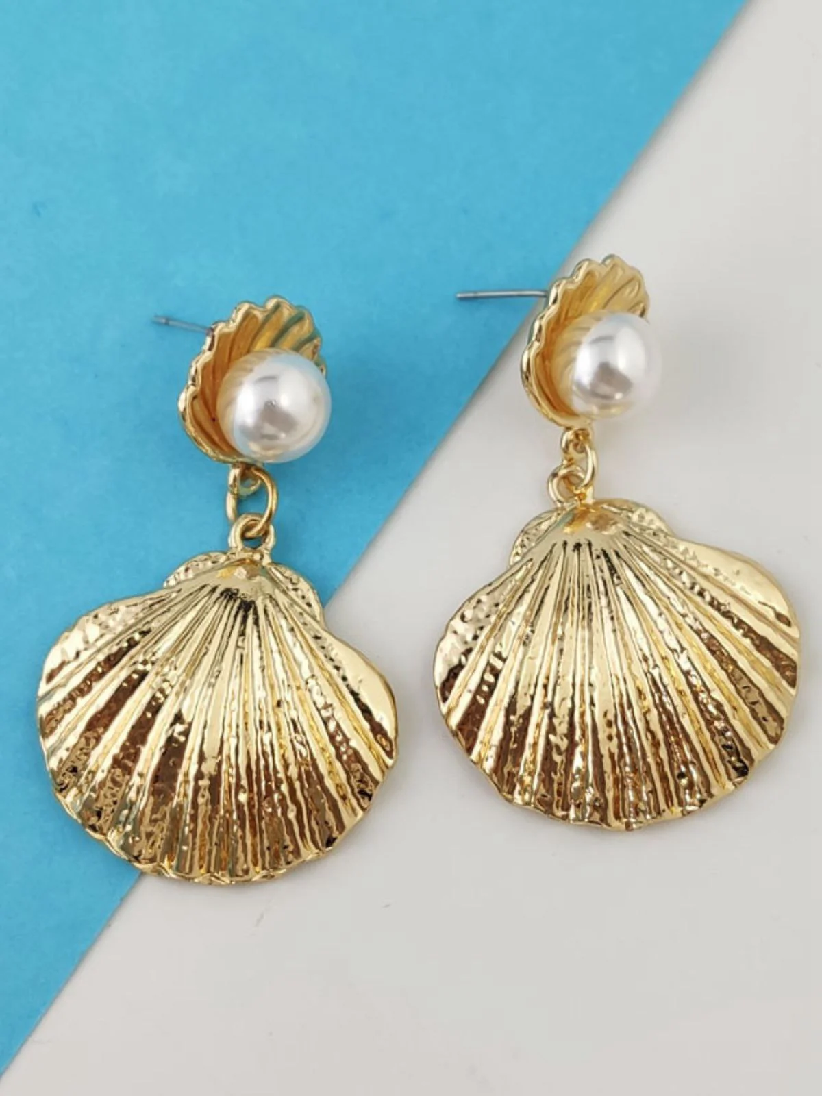 White Pearl Shell Earrings - Image 3