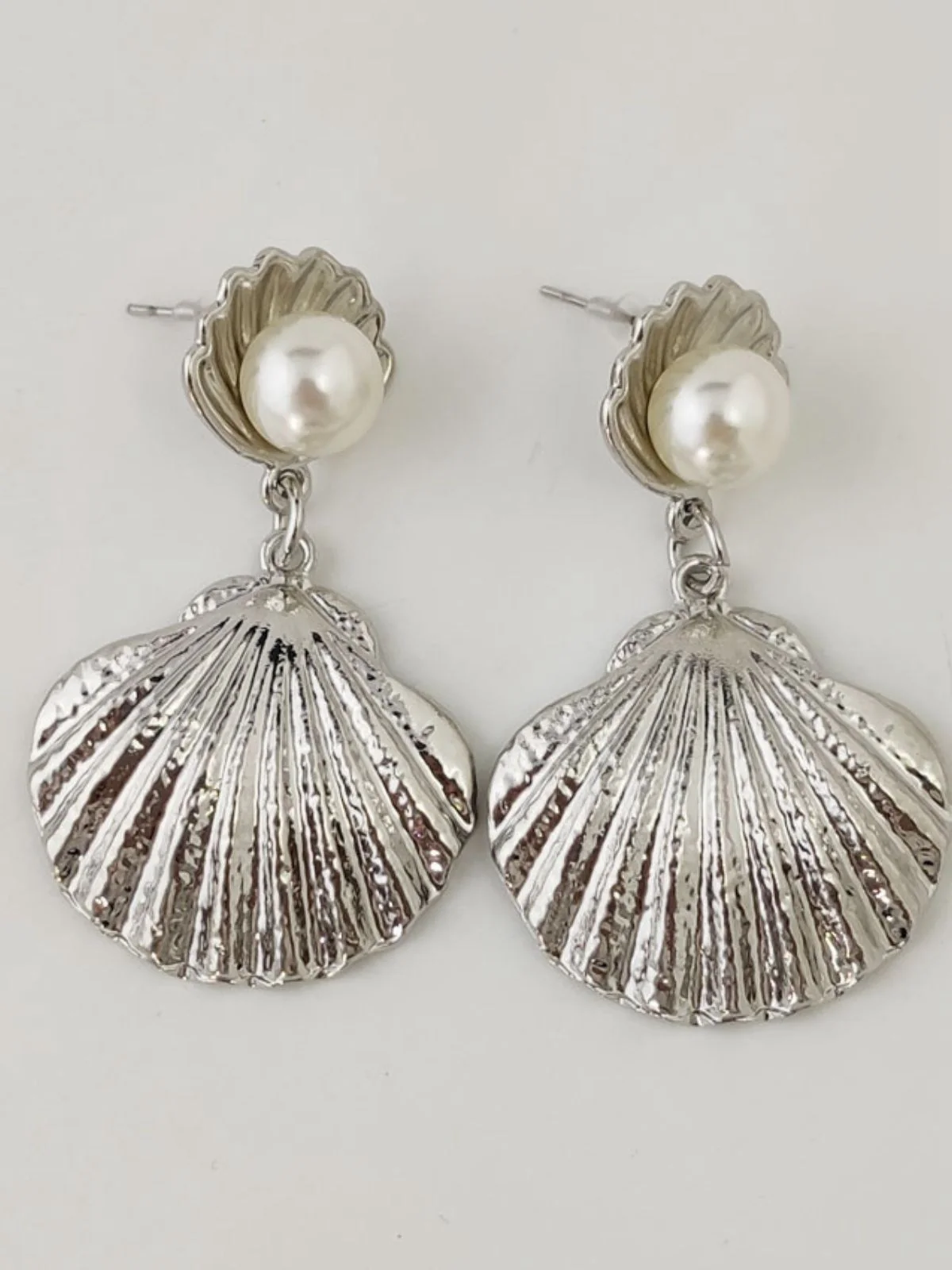 White Pearl Shell Earrings - Image 6