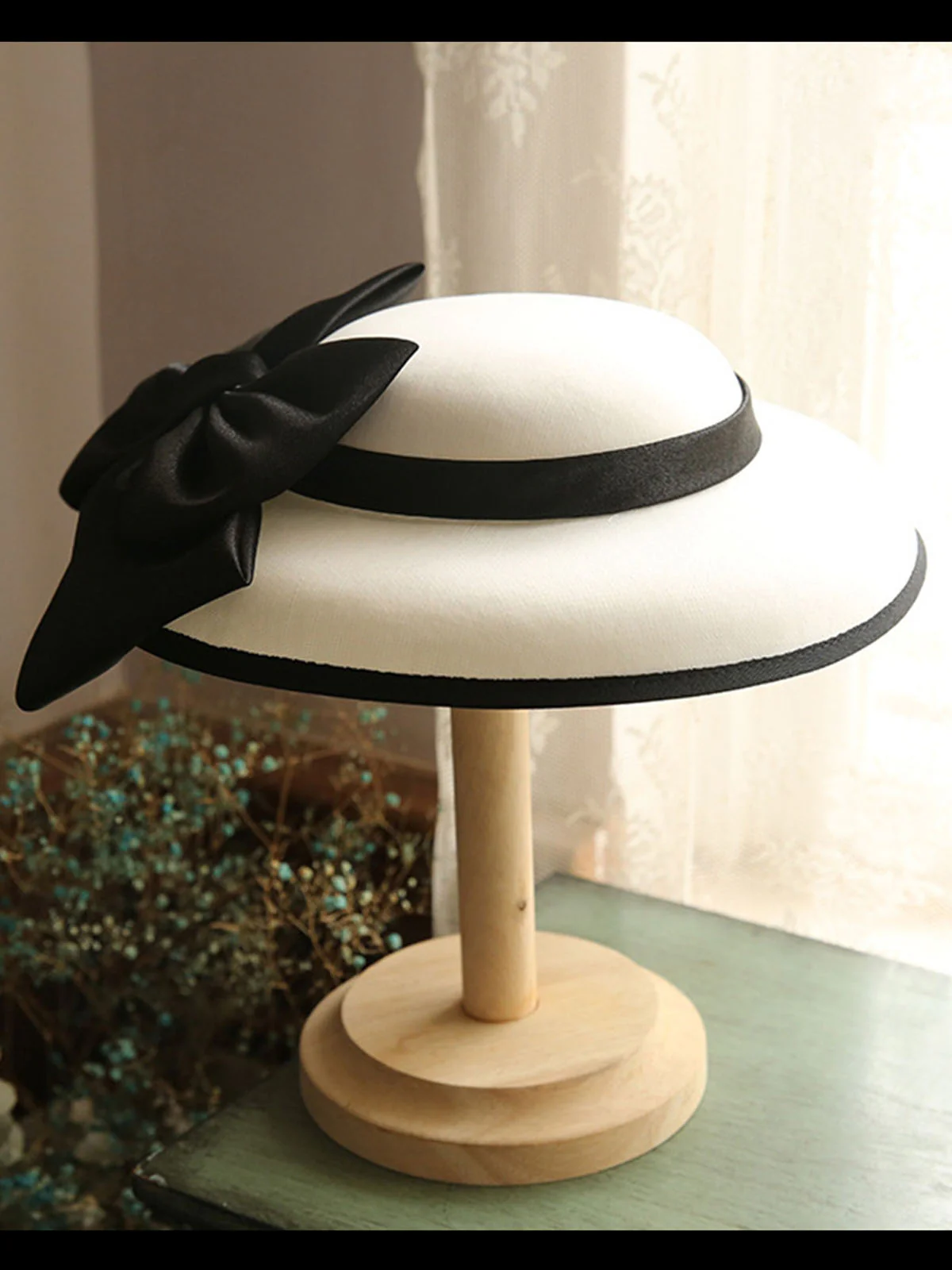 White Retro Bow Knot Wedding Hat - Image 5
