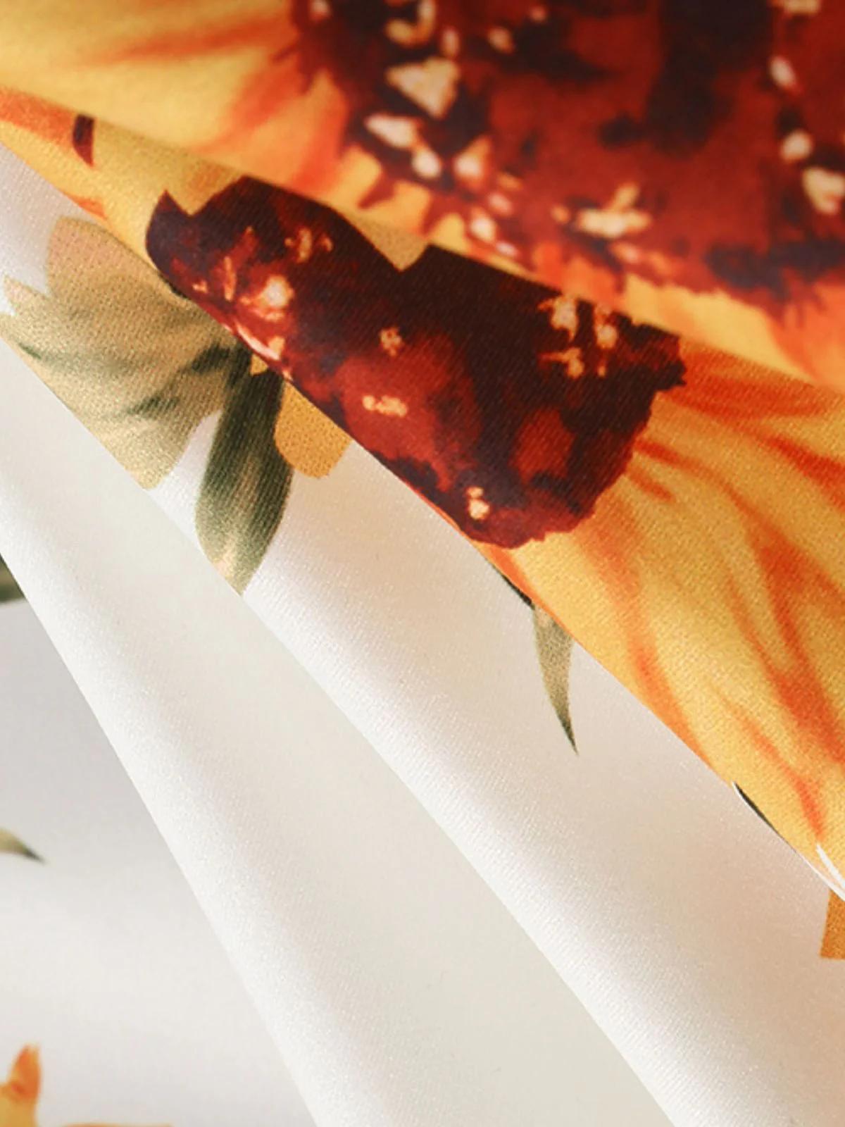 White & Yellow 1950s Sunflower Swing Dress - Image 4