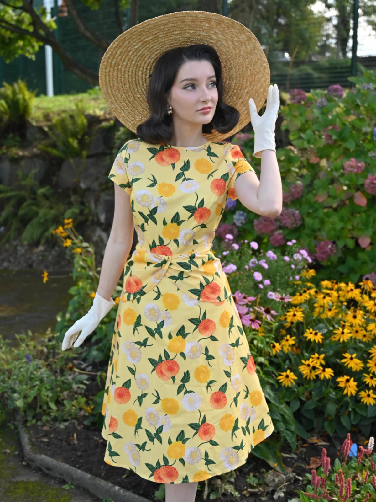 Yellow 1950s Hydrangea Floral Ruched Dress - Image 2