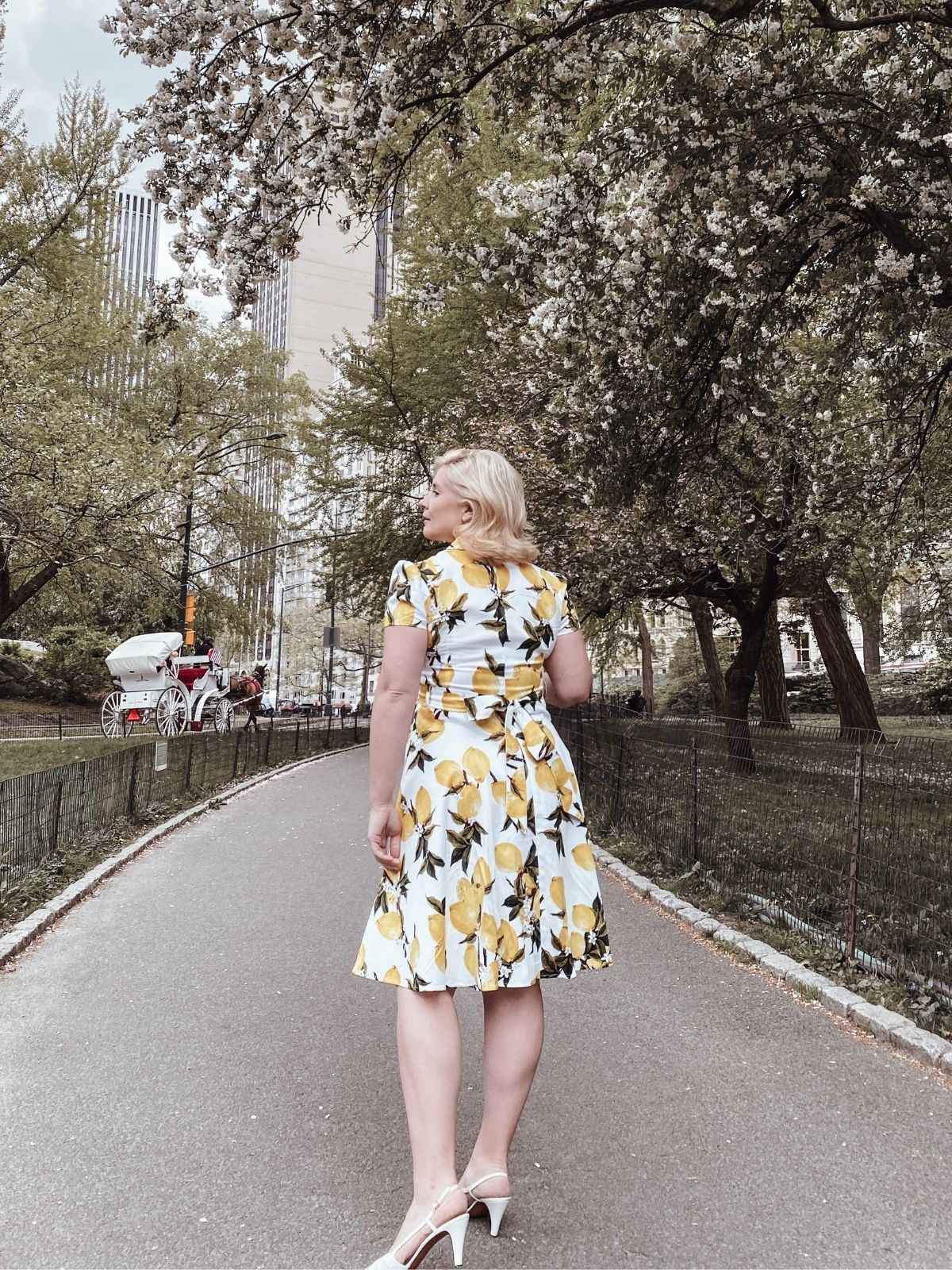Yellow 1950s Lemon Bow Swing Dress - Image 2